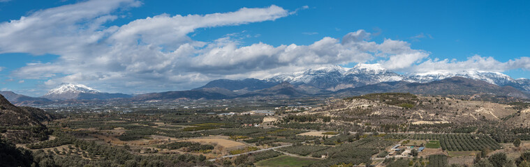 Fototapeta na wymiar Panorama shot next to Festos arcaeological siteand Ida mountain