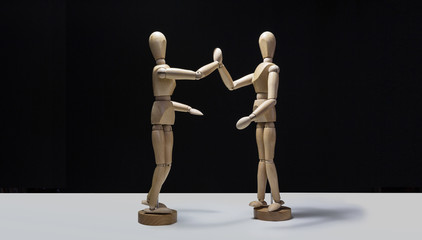 Wooden Mannequins-hi5 side 01