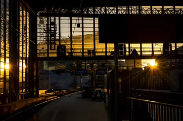 Papier Peint photo Gare trainstation in berlin with evening sun