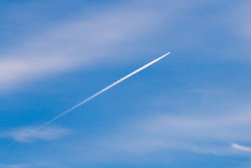 the trail from an airplane in the sky