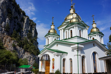 Fototapeta na wymiar Orthodox Church on the cliff near Yalta, Crimea