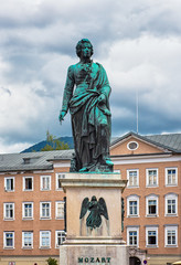 Obraz premium Mozart statue on Mozart Square