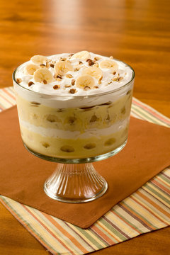 Banana Pudding In Trifle Bowl