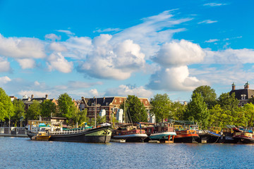 Naklejka premium Canal in Amsterdam