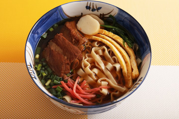 沖縄料理の沖縄そば
