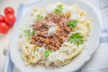 Pasta mit Bolognese Sauce 