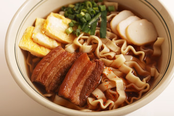 沖縄料理の沖縄そば
