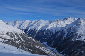 Fototapeta na wymiar Tirol: DiPanorama der Gipfel rund um Sölden