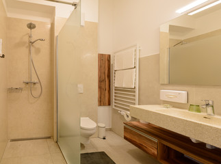 modernes Hotelbad
