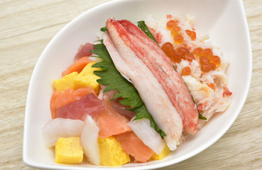 Chirashi sushi