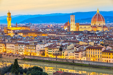 Fototapeta premium Florencja o wschodzie słońca, Toskania, Włochy.