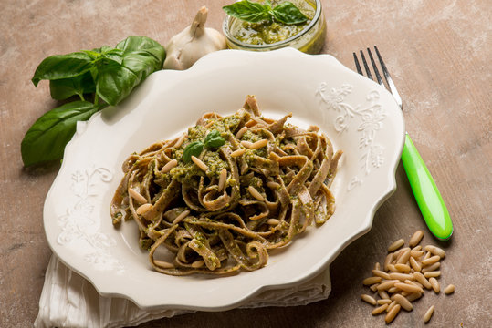 integral tagliatelle with pesto sauce