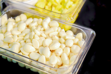 peeled cloves of garlic