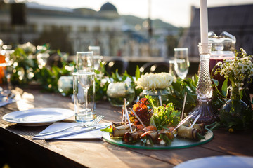 Wedding table setting in rustic style
