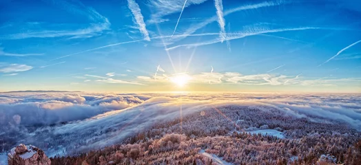Foto op Canvas Majestic sunrise in the winter mountains landscape. © Jag_cz