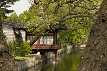 Fototapeta na wymiar Gyeonghoeru Pavilion of Gyeongbokgung Palace, Seoul, South Korea