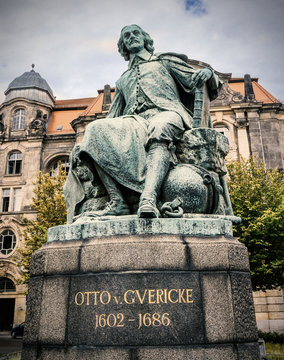 Otto von Guericke Denkmal