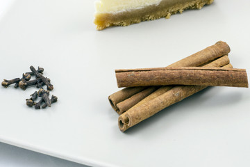 White chocolate cheesecake with mint and cinnamon