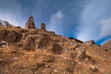 Kaukaz - Gruzja w jesiennej szacie. Caucassus autumnal mountains in Georgia.