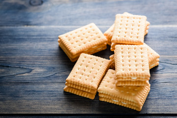 cookies with vanilla cream