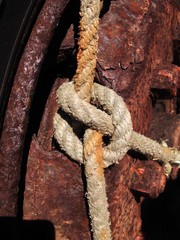 Thick rope knot