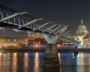 Fototapeta na wymiar London Millennium Bridge and City skyline