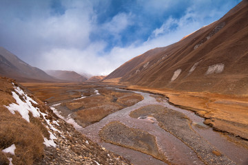 Dolina Truso. Kaukaz - Gruzja w zimowej szacie. Truso valley. Caucassus mountains in Georgia. © rogozinski