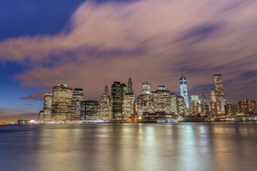 Fototapeta premium View of lower Manhattan from Brooklyn