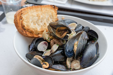 Tasty appetizer peppered mussels