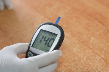 sugar levels Detection Tool in the hands of doctors, figures show 140 high blood glucose levels.