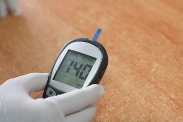 sugar levels Detection Tool in the hands of doctors, figures show 140 high blood glucose levels.