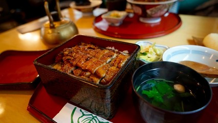 美味しそうな鰻重、櫃まぶしセット