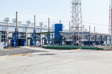 Obraz premium Factory with huge machinery