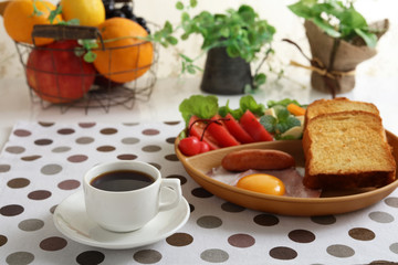 おいしそうなパンとコーヒー