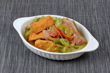Fried green pepper with tofu and becon