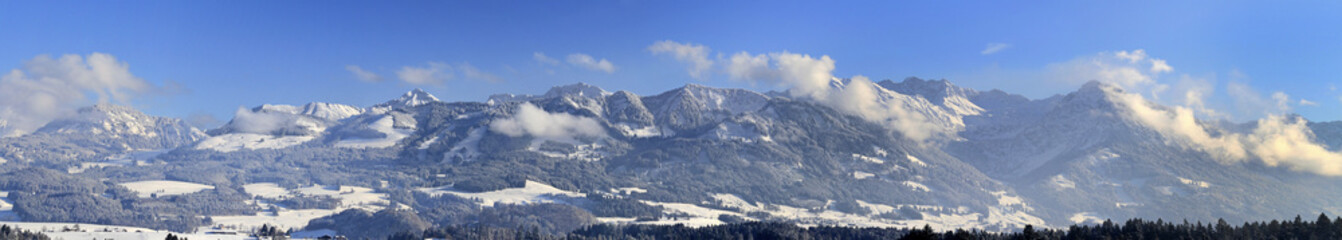 Fototapeta na wymiar Berge - Allgäu - Winter - Schnee - Panorama - Alpen