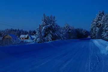 Зимний вечер за городом. © vubaz