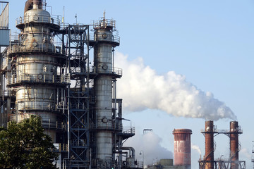 コンビナートの煙突-3_513