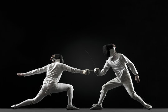 Fencers fencing