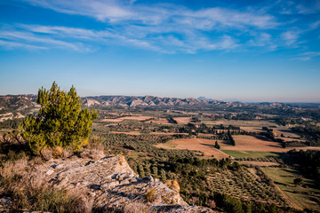 Fototapeta na wymiar Panorama sur les Alpilles du haut des Baux de Provence