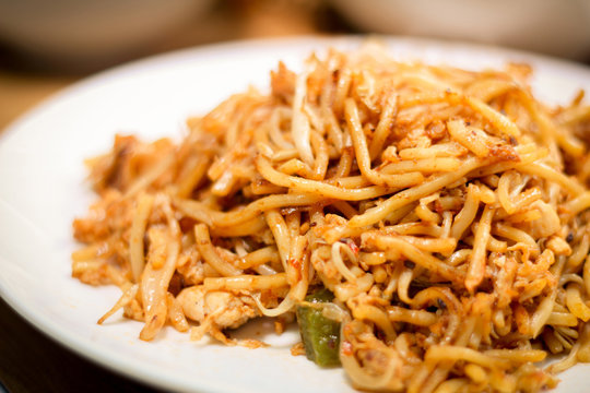 Fried noodles are delicious and healthy dish