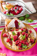 French toast with berries