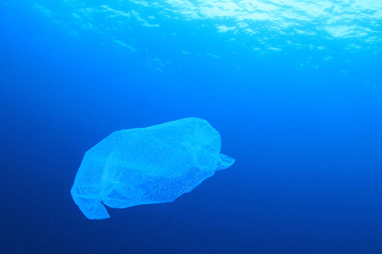 Plastic ocean pollution
