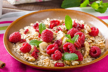 French toast with berries