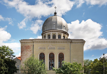 Fototapeta na wymiar Synagogue in Oradea. Romania