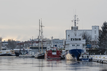KOLOBRZEG - WINTER DAY IN PORT © Wojciech Wrzesień