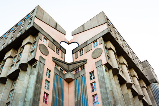 Corner of a monumental residential building I