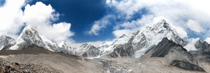Fototapeta na wymiar Mount Everest with beautiful sky and Khumbu Glacier