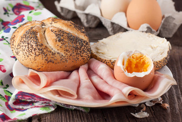 Fototapeta na wymiar bread, ham and egg