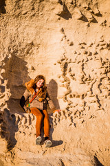 Fillette dans le château des Baux de Provence
